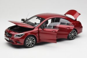 Mercedes CLA C117 Designo Patagonia Rojo Metalizado Norev 1:18 B66960131 Metal - imagen 2 de 8