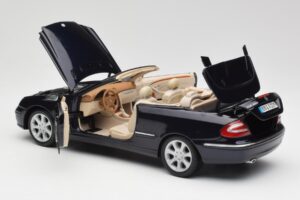 Mercedes CLK 500 W209 Cabriolet Azul Oscuro Metalizado Kyosho 1:18 B66962174 Metal - imagen 6 de 9