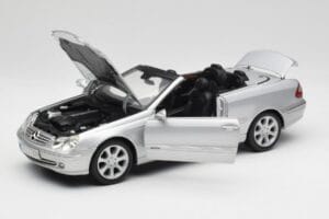 Mercedes CLK 500 Cabriolet Elegance A209 Plata Kyosho 1:18 B66962172 Metal - imagen 2 de 8
