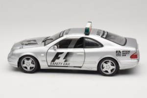Mercedes AMG CLK 55 F1 Safety Car Maisto 1:18 B66005234 Metal - imagen 3 de 6