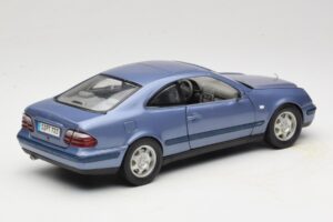 Mercedes CLK C208 Morado Anson 1:18 30330 Metal - imagen 3 de 8