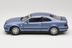 Mercedes CLK C208 Morado Anson 1:18 30330 Metal - imagen 4 de 8