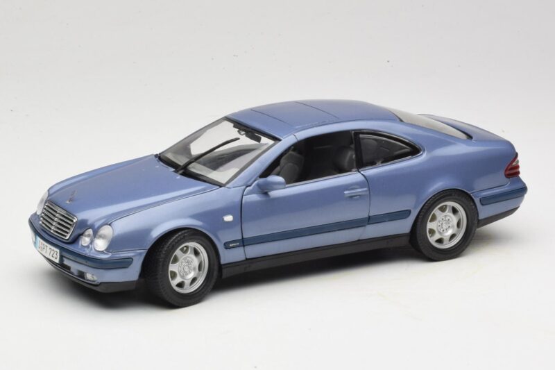 Mercedes CLK C208 Morado Anson 1:18 30330 Metal