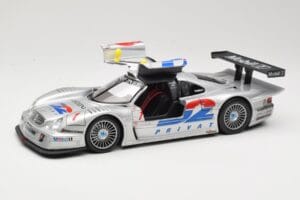 Mercedes CLK LM GT1 #1 AMG Mercedes K. Ludwig / R. Zonta FIA GT Championship 1998 Maisto 1:18 56053 Metal - imagen 2 de 8