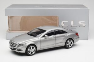 Mercedes CLS C218 Designo Alubeam Titanium Norev 1:18 B66961298 Metal - imagen 8 de 8