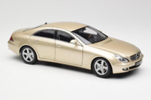 Mercedes CLS C219 Beige Claro Dorado Kyosho 1:18 08401LBE Metal - imagen 6 de 8