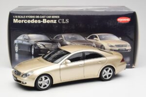 Mercedes CLS C219 Beige Claro Dorado Kyosho 1:18 08401LBE Metal - imagen 8 de 8