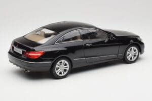 Mercedes E-Class Coupe C207 Obsidian Black Metallic Norev 1:18 B66962418 Metal - imagen 3 de 8