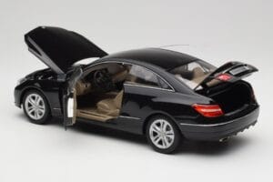 Mercedes E-Class Coupe C207 Obsidian Black Metallic Norev 1:18 B66962418 Metal - imagen 5 de 8