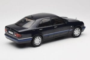 Mercedes E-Class W210 E320 Negro Sun Star 1:18 1151 Metal - imagen 3 de 8