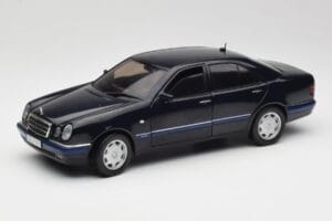 Mercedes E-Class W210 E320 Negro Sun Star 1:18 1151 Metal