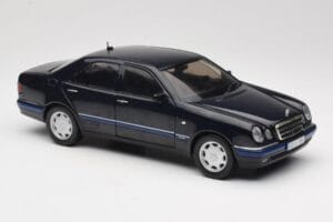 Mercedes E-Class W210 E320 Negro Sun Star 1:18 1151 Metal - imagen 6 de 8