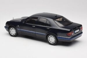 Mercedes E-Class W210 E320 Negro Sun Star 1:18 1151 Metal - imagen 7 de 8