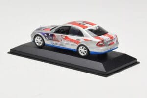 Mercedes E-Class W211 #11 Bluetec Paris-Beijing 2006 Minichamps 1:43 B66962267-R Metal - imagen 3 de 4