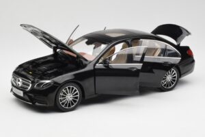 Mercedes E-Class W213 Obsidian Negro iScale 1:18 B66960380 Metal - imagen 2 de 8