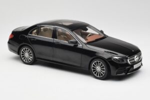 Mercedes E-Class W213 Obsidian Negro iScale 1:18 B66960380 Metal - imagen 6 de 8