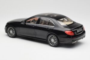 Mercedes E-Class W213 Obsidian Negro iScale 1:18 B66960380 Metal - imagen 7 de 8
