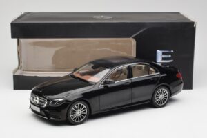 Mercedes E-Class W213 Obsidian Negro iScale 1:18 B66960380 Metal - imagen 8 de 8