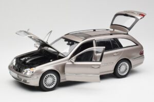Mercedes E320 CDI W210 Estate Cubanite Plateado Kyosho 1:18 B66962188 Metal - imagen 2 de 8
