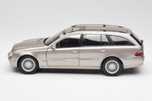 Mercedes E320 CDI W210 Estate Cubanite Plateado Kyosho 1:18 B66962188 Metal - imagen 4 de 8
