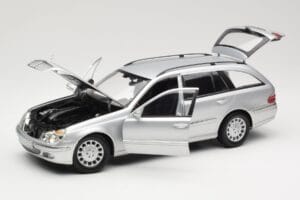 Mercedes E320 T-Modell S210 Elegance Plata Kyosho 1:18 B66962166 Metal - imagen 2 de 8