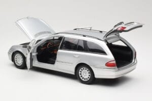 Mercedes E320 T-Modell S210 Elegance Plata Kyosho 1:18 B66962166 Metal - imagen 5 de 8