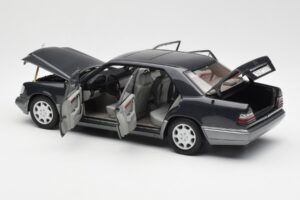 Mercedes E320 W124 Nautik Azul Metálico Dealer Edition AUTOart 1:18 B66040508 Metal - imagen 5 de 8
