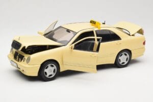 Mercedes E320 W210 Taxi Sun Star 1:18 1160 Metal - imagen 2 de 8