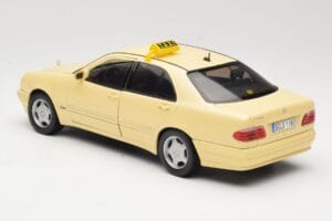 Mercedes E320 W210 Taxi Sun Star 1:18 1160 Metal - imagen 7 de 8