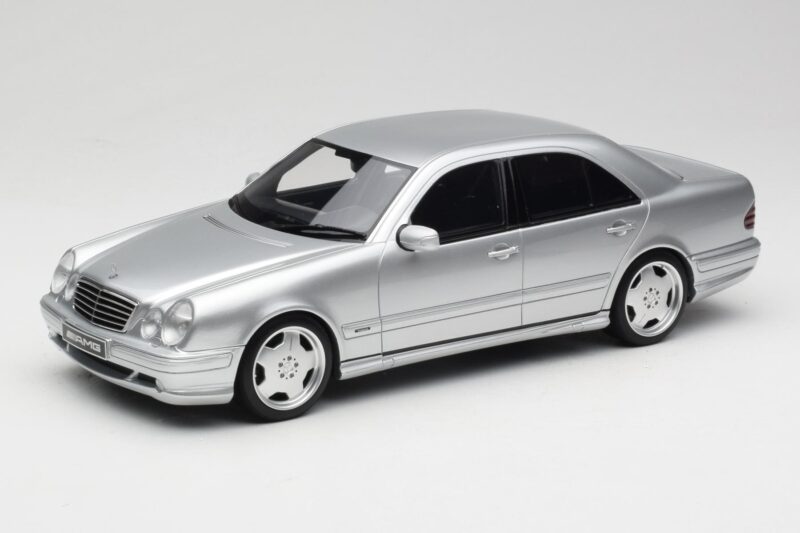 Mercedes E55 AMG W210 Brilliant Silver Otto 1:18 OT459 Resina