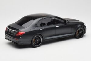 Mercedes AMG E63 S W213 Edition 1 Night Negro GT Spirit 1:18 B66963111 Resina - imagen 2 de 6