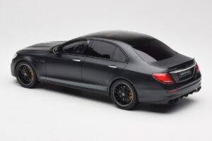 Mercedes AMG E63 S W213 Edition 1 Night Negro GT Spirit 1:18 B66963111 Resina - imagen 5 de 6