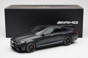 Mercedes AMG E63 S W213 Edition 1 Night Negro GT Spirit 1:18 B66963111 Resina - imagen 6 de 6