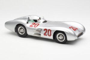 Mercedes W196 Streamliner #20 K. Kling French GP 1954 CMC 1:18 M-128B Metal - imagen 4 de 6