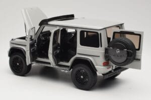 Mercedes G 63 AMG 4x4 Squared Arabian Grey Almost Real 1:18 820829 Metal - imagen 5 de 8