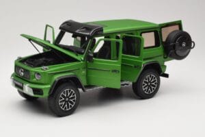 Mercedes G 63 AMG 4x4 Squared Green Hell Magno Almost Real 1:18 820821 Metal - imagen 2 de 8
