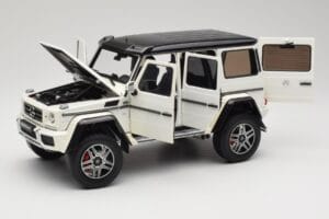 Mercedes G 63 AMG 4x4 Squared Polar White Almost Real 1:18 820203 Metal - imagen 2 de 8