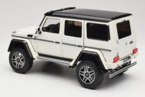 Mercedes G 63 AMG 4x4 Squared Polar White Almost Real 1:18 820203 Metal - imagen 7 de 8
