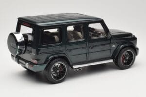 Mercedes G 63 AMG W463 Green Metallic Minichamps 1:18 110037066 Metal - imagen 3 de 8