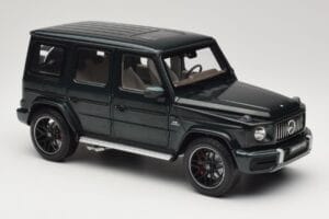 Mercedes G 63 AMG W463 Green Metallic Minichamps 1:18 110037066 Metal - imagen 6 de 8