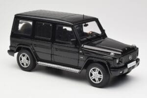 Mercedes G-Class G 500 W463 Smaragd Black Metallic AUTOart 1:18 76101 Metal - imagen 6 de 8
