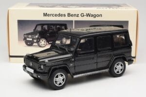 Mercedes G-Class G 500 W463 Smaragd Black Metallic AUTOart 1:18 76101 Metal - imagen 8 de 8