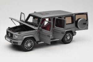 Mercedes G-Class G500 W463A Designo Platinum Magno Minichamps 1:18 B66960811 Metal - imagen 2 de 8