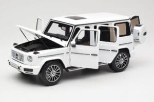 Mercedes G-Class G 500 W463A Diamond White Metallic Minichamps 1:18 113037111 Metal - imagen 2 de 8