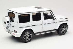 Mercedes G-Class G 500 W463A Diamond White Metallic Minichamps 1:18 113037111 Metal - imagen 3 de 8