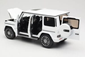 Mercedes G-Class G 500 W463A Diamond White Metallic Minichamps 1:18 113037111 Metal - imagen 5 de 8
