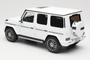 Mercedes G-Class G 500 W463A Diamond White Metallic Minichamps 1:18 113037111 Metal - imagen 7 de 8