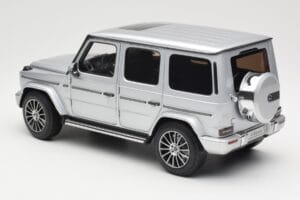 Mercedes G-Class G 500 W463A Iridium Silver Metallic Minichamps 1:18 113037112 Metal - imagen 7 de 8