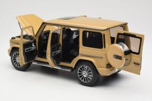 Mercedes G-Class G 500 W463A Solarbeam Yellow Metallic Minichamps 1:18 113037108 Metal - imagen 5 de 8