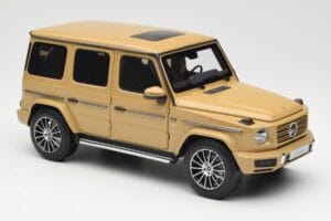 Mercedes G-Class G 500 W463A Solarbeam Yellow Metallic Minichamps 1:18 113037108 Metal - imagen 6 de 8